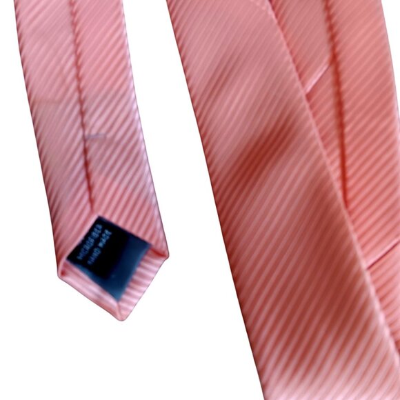 BuyYourTies.com Pink Ribbed Mens Tie 58" 3.5" - Picture 3 of 4